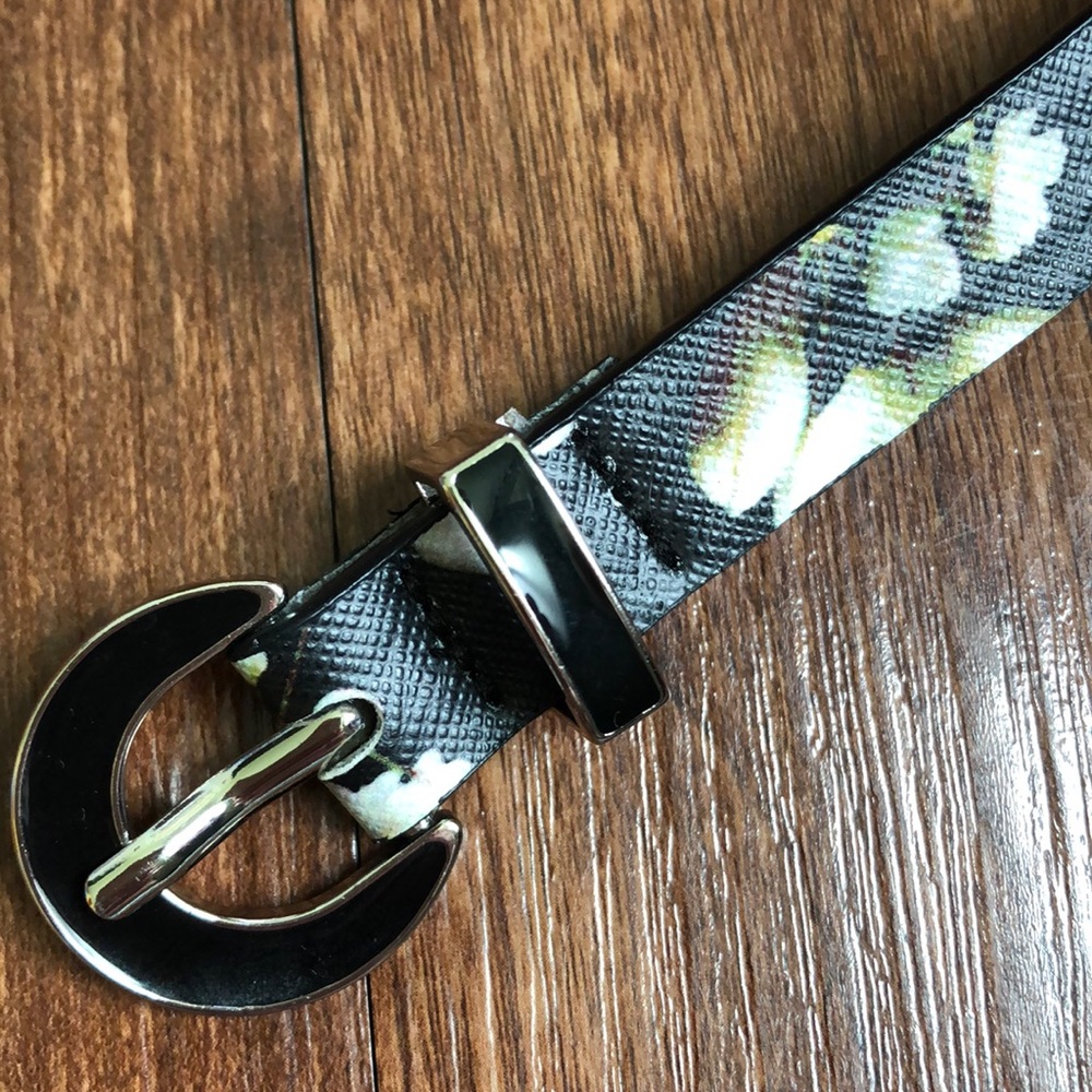 Kenneth Cole belt  size XL